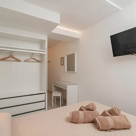 Domo De Centro, Centro Di Affittacamere