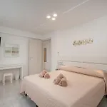 Domo De Centro, Centro Di 招待所 奧爾比亞